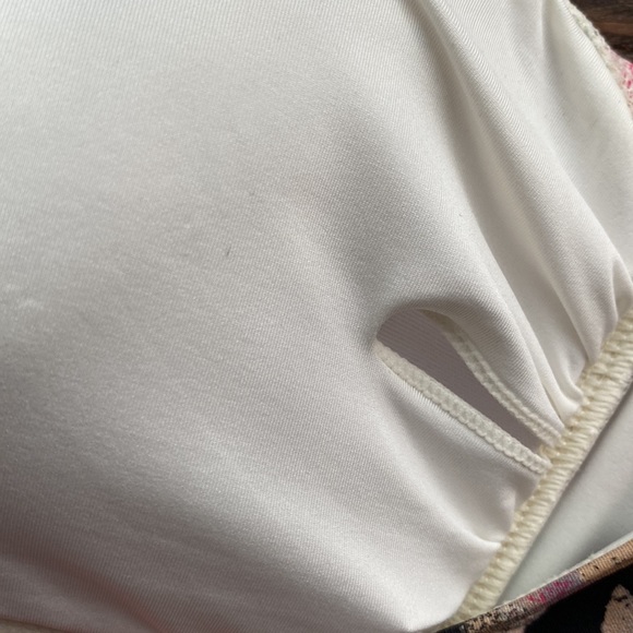 Calvin Klein Swim Top. Size Medium. NWT - Picture 13 of 13